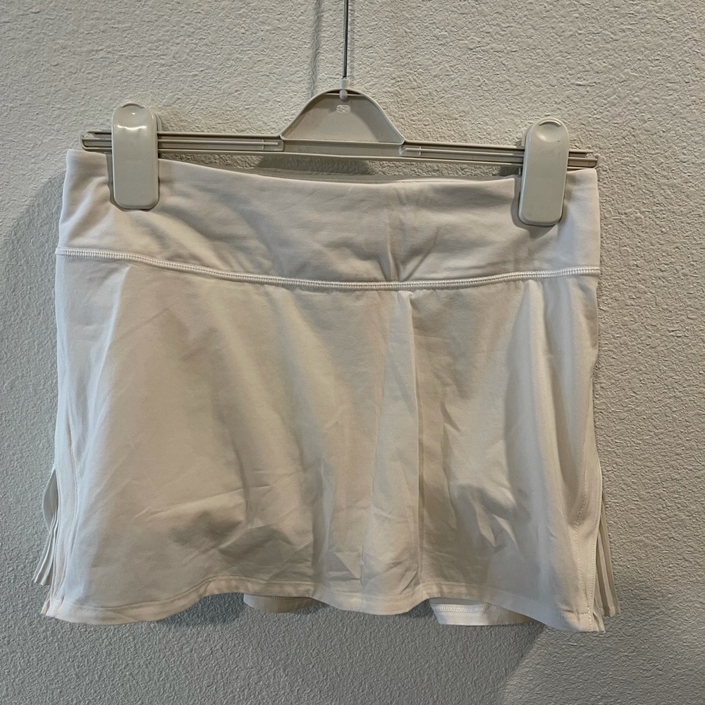 White tennis skirt lulu lemon